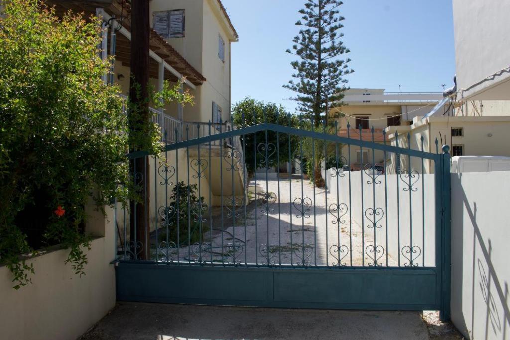 Stamatias Home, Fully Equipped Cottage 5 Minutes From The Sea Chrissi Akti Chania Exterior foto
